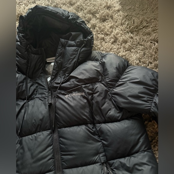 Columbia Women's Black Puffer Jacket - Picture 2 of 6